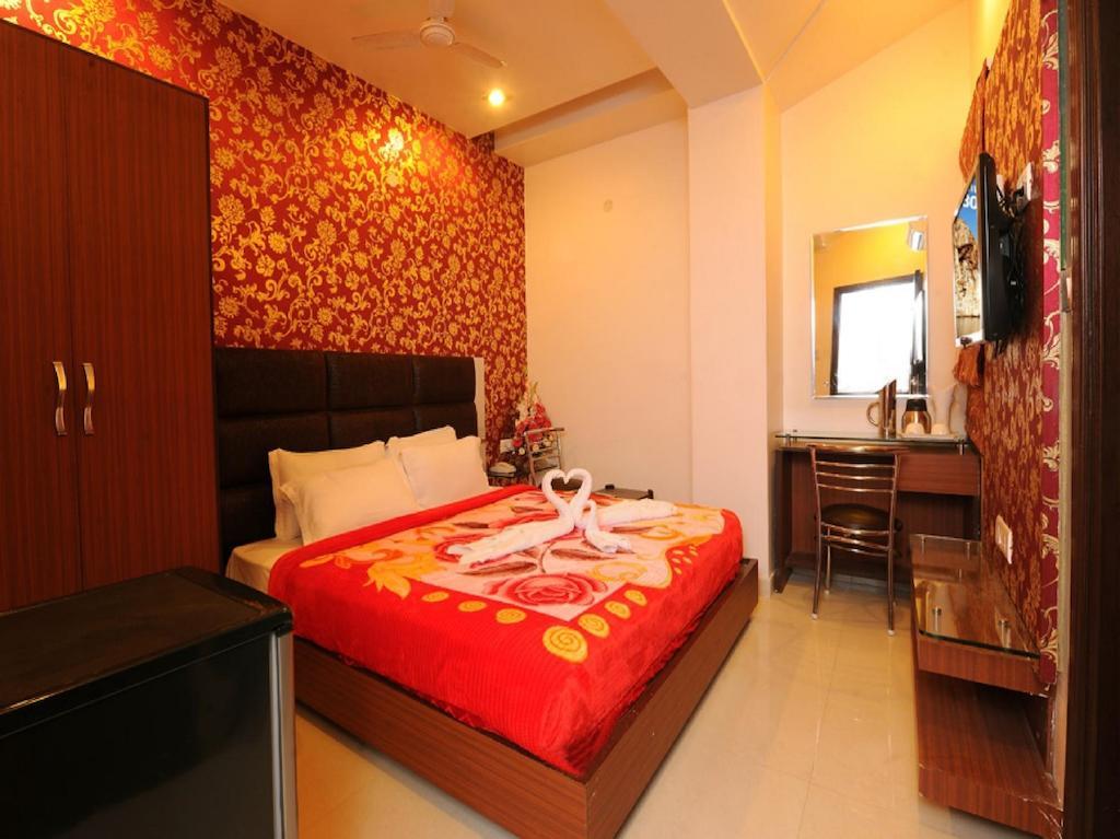 Hotel Pearl Inn & Suites Amritsar Rum bild