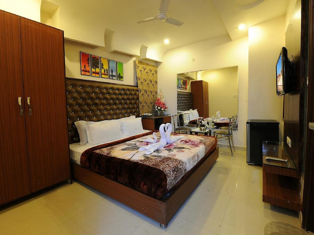 Hotel Pearl Inn & Suites Amritsar Rum bild