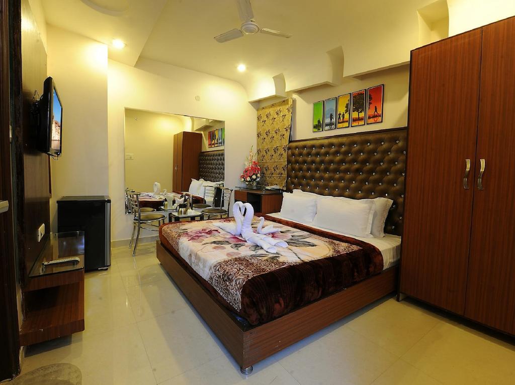 Hotel Pearl Inn & Suites Amritsar Exteriör bild