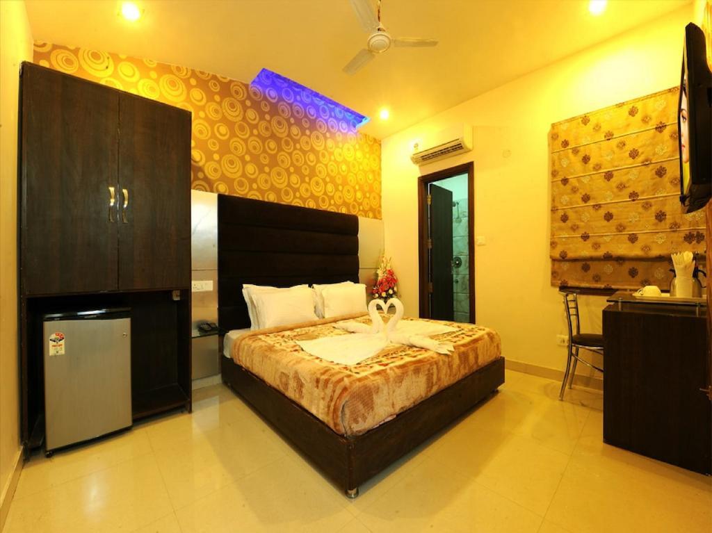 Hotel Pearl Inn & Suites Amritsar Exteriör bild