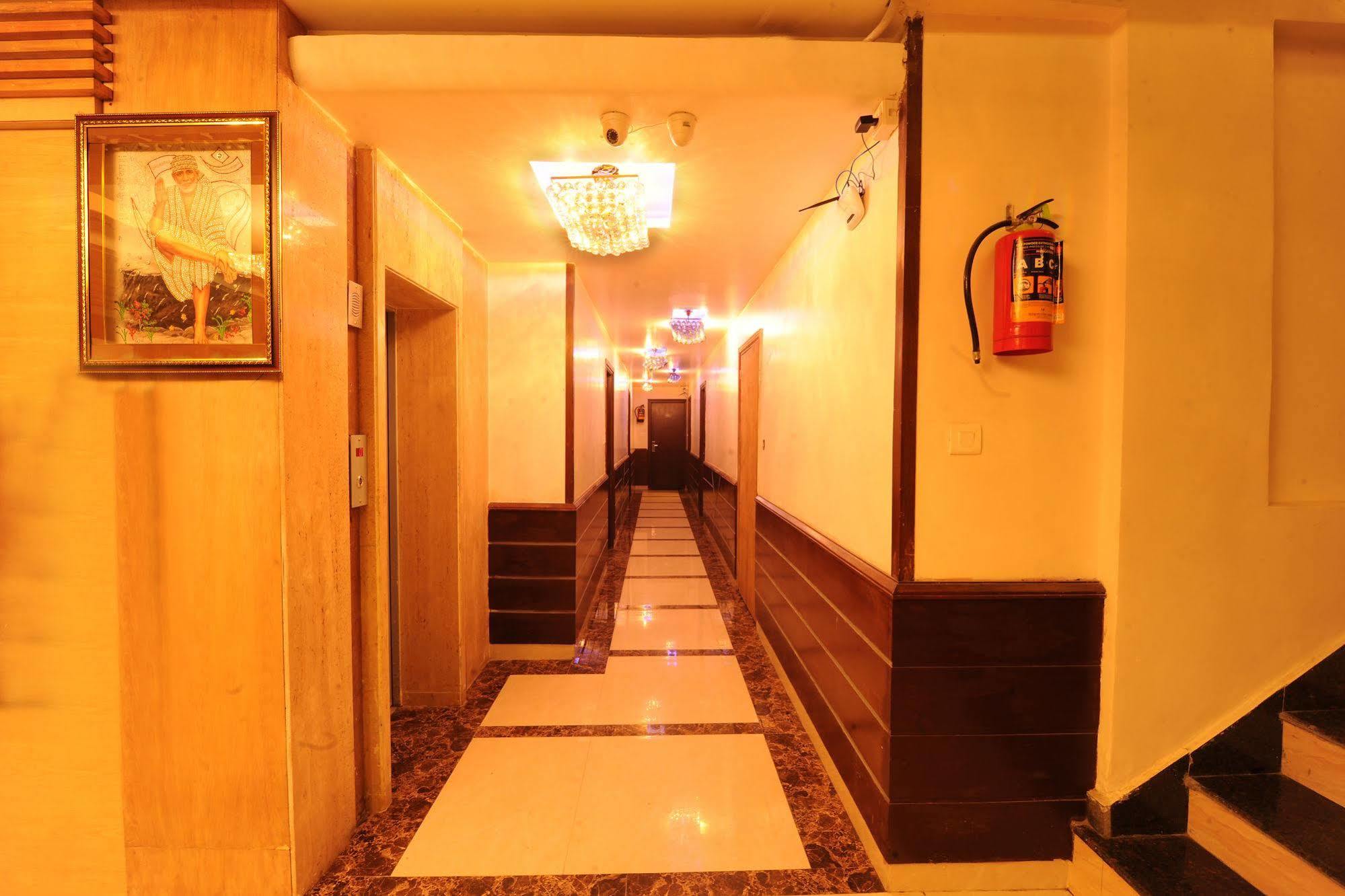 Hotel Pearl Inn & Suites Amritsar Exteriör bild